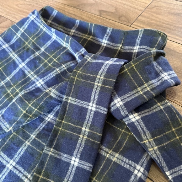 Wilfred Wool-Cashmere Blend Plaid Wrap Skirt | Size 0 | Aritzia - Picture 3 of 9